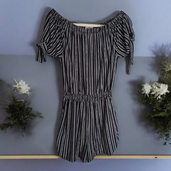 Derek Heart Off Shoulder Romper Black Striped, Slit Sleeves, Pockets Women’s XL - Picture 1 of 8